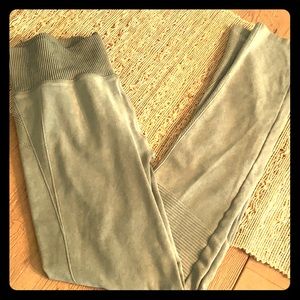 Light green size small Splendid leggings